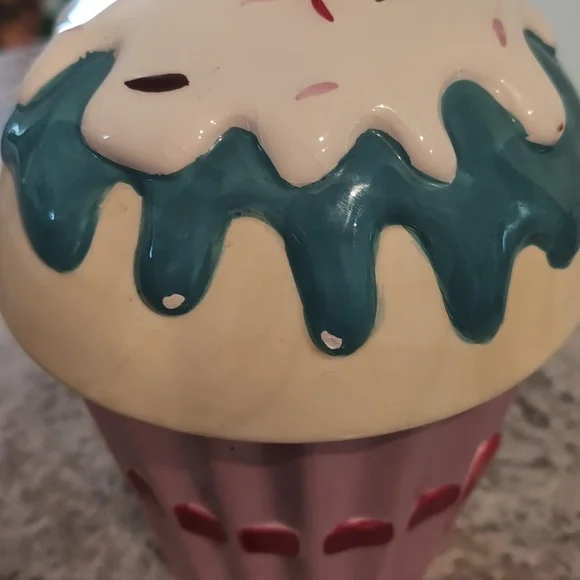 Cupcake cookie jar - Picture 2 of 6